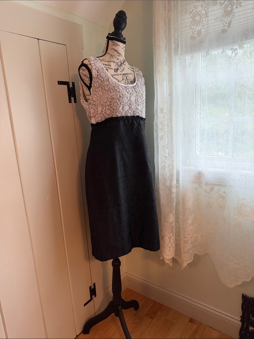 Kay Unger Cream and Black Floral Midi Dress